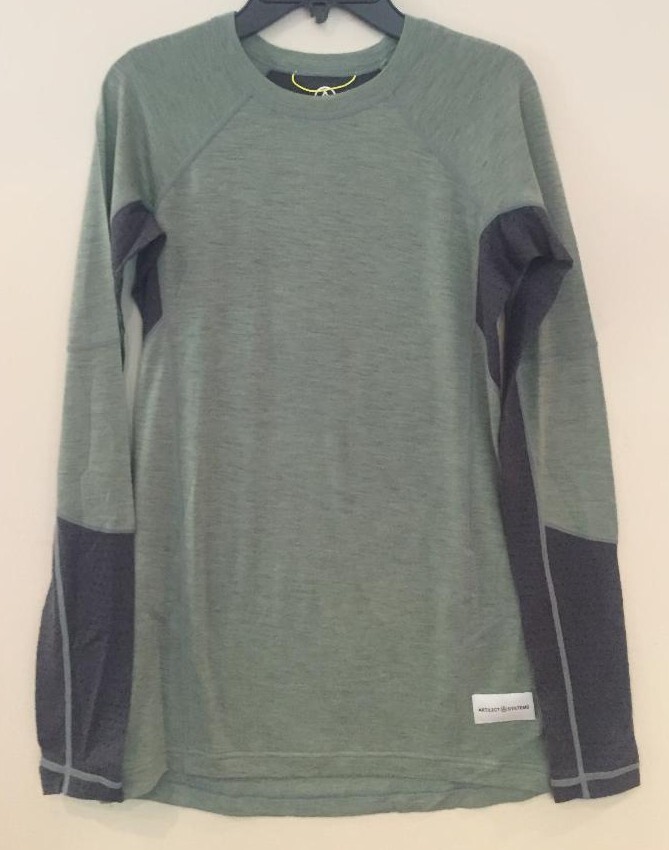 NEW WITH TAGS  ARTILECT  BASE LAYER  LONG SLEEVE  WOOL BLEND   GREEN  SIZE SMALL