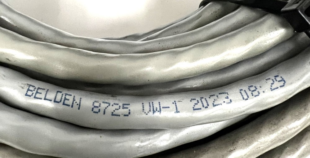 BELDEN 8725 CABLE 25 AWG STANDED POLYETHLENE INSULATION APPROX LENGTH 66FT