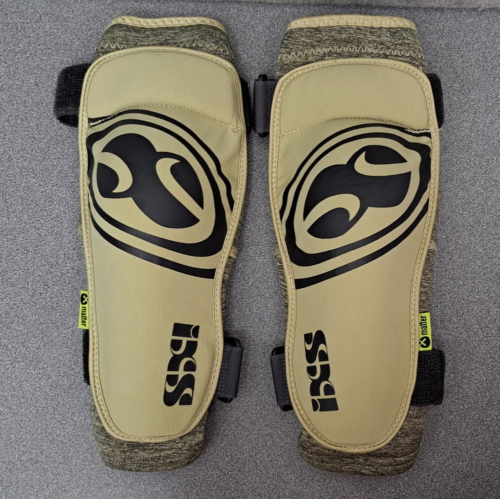 IXS Carve EVO+ elbow guard camel