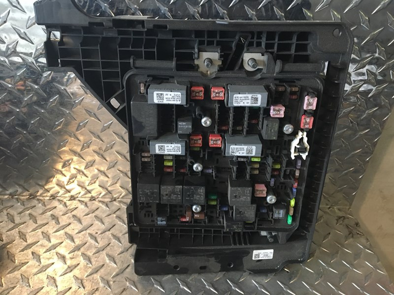 Freightliner Fuse Panel A0690283000 (628-10089)
