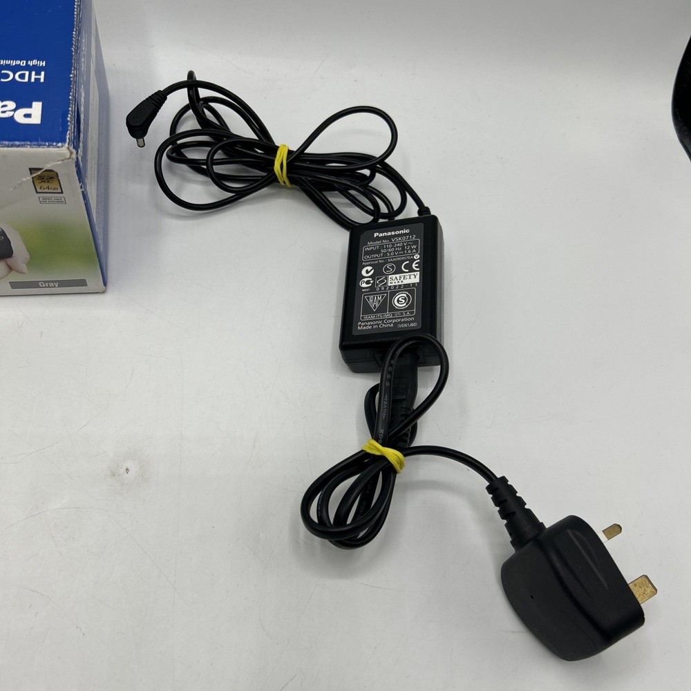 Panasonic HDC-SD41 Camcorder Boxed with Accessories Include Memory Card