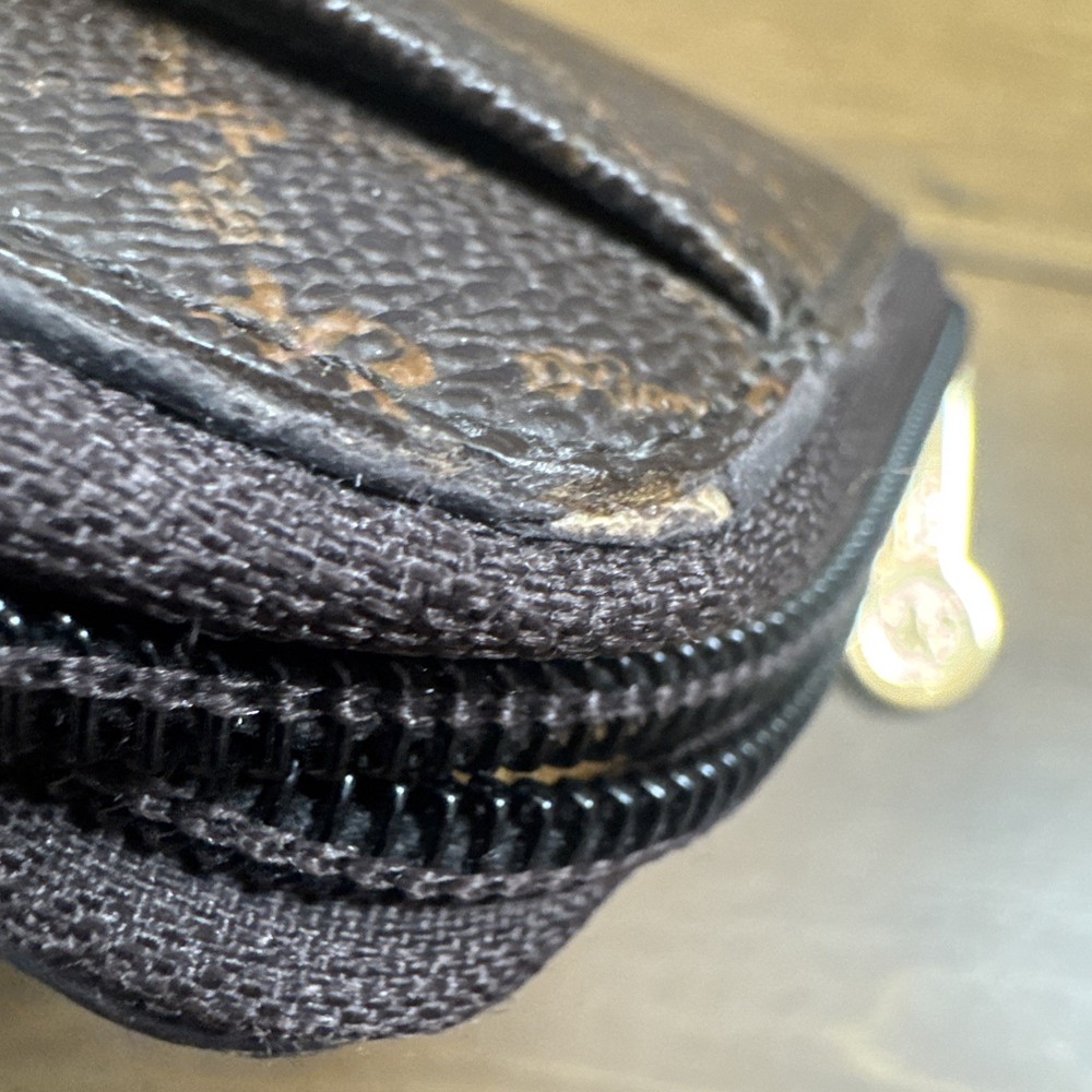 Rioni Signature Button Zip Wallet Brown