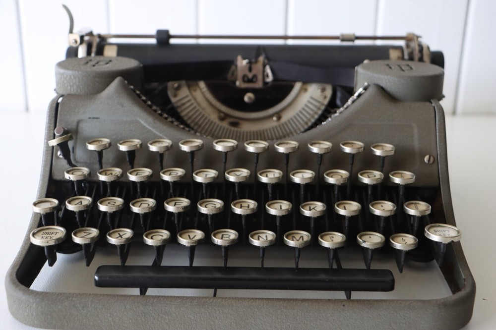 Antique Underwood Portable - Typewriter - Excellent Working Order!