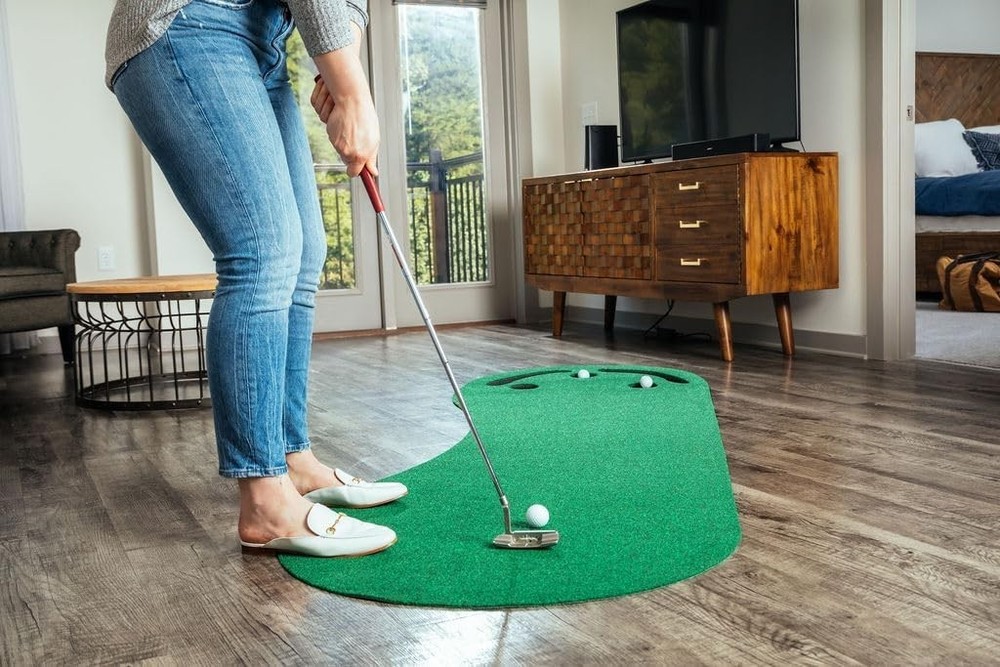 "3' x 9' Kidney Shaped Putting Green"