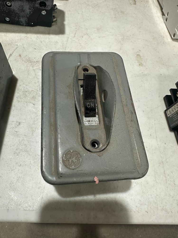 GE Fractional Switch Single and 3 Phase  B57