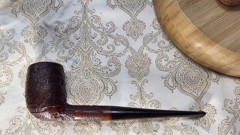 Tender Box Ripple Grain Estate pipe.