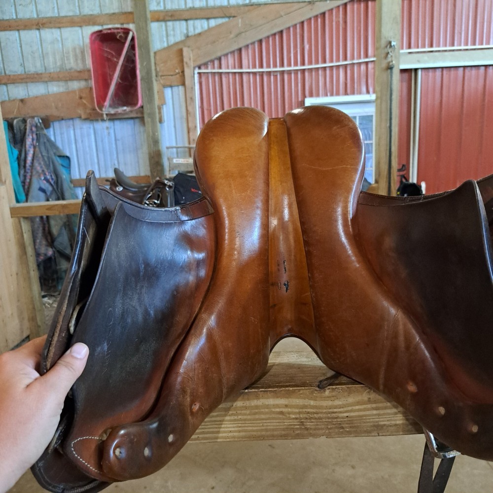 Crosby Olympia 17.5" A/P Saddle