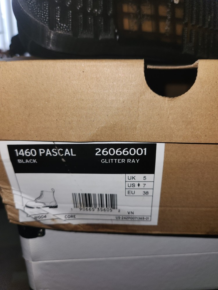 Dr. Martens 1460 Pascal Black Combat Boots Unisex Size 7