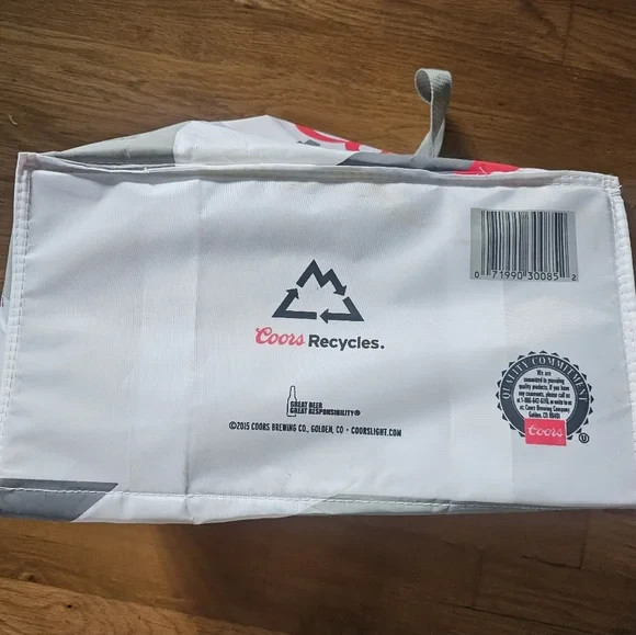 Coors Light Rectangular Zippered Soft Cooler Bag For Drinks Holds 36 12 OZ Cans