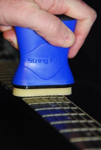 MusicNomad String Fuel Guitar String Cleaner & Lubricant Plus Microfiber Cloth