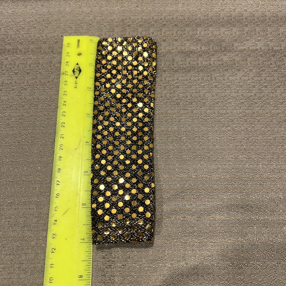 Elastic Sequenced MicrophoneSleeve