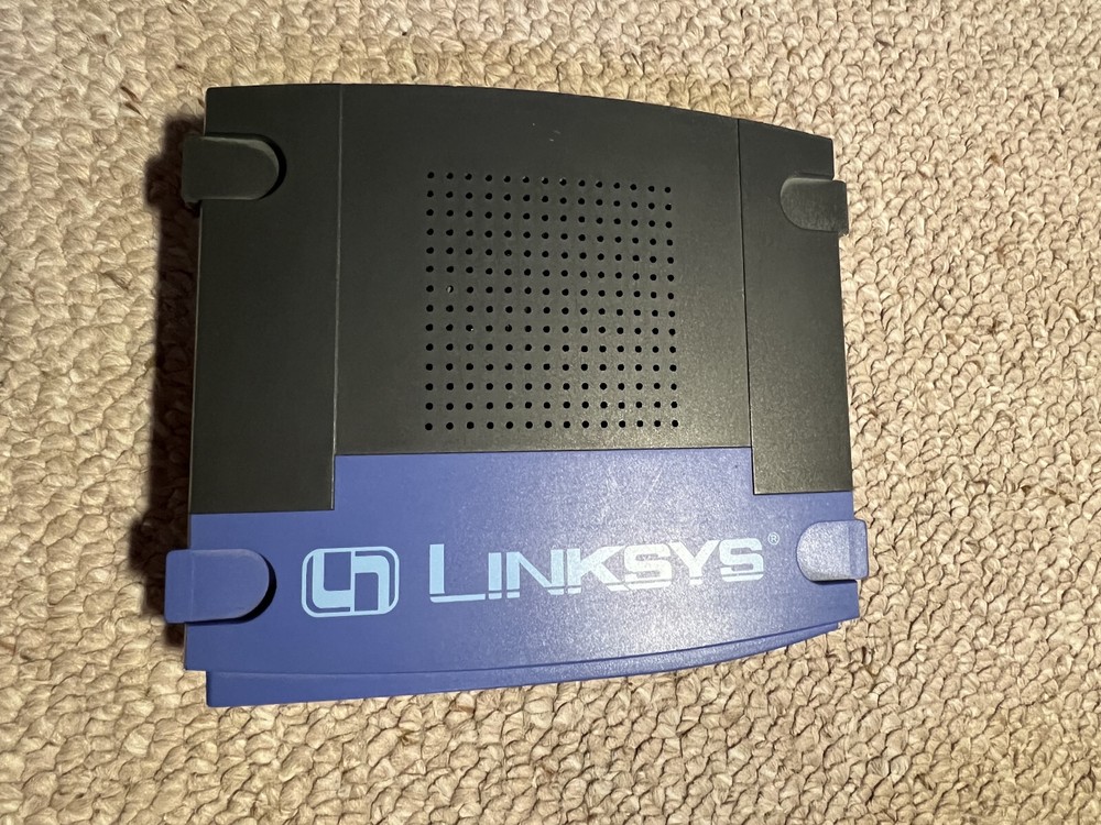 Linksys Etherfast Cable/DSL Router (BEFSR41 V.2) w/ power adapter