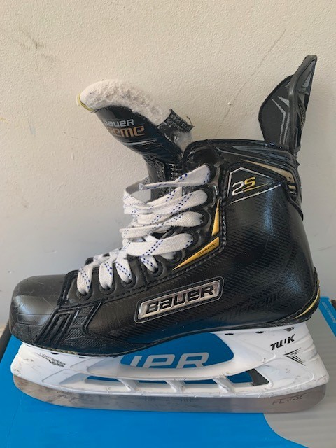 Bauer 2S Skates Size 6