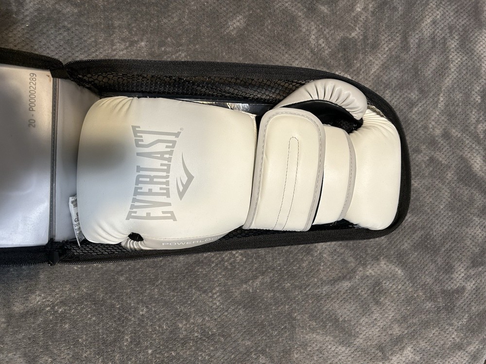 Everlast PowerLock2 Training Glove 12Oz (White/Grey)