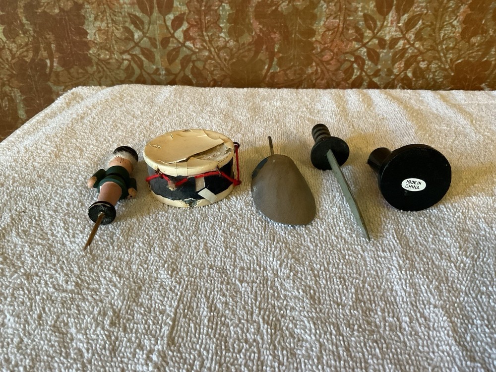 Lot 59 - (5) Replacement Parts For Christmas Nutcrackers