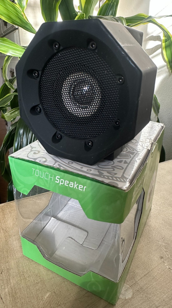 Tectron #HT707 Black Touch Speaker Rechargeable No Cables No Pairing EUC