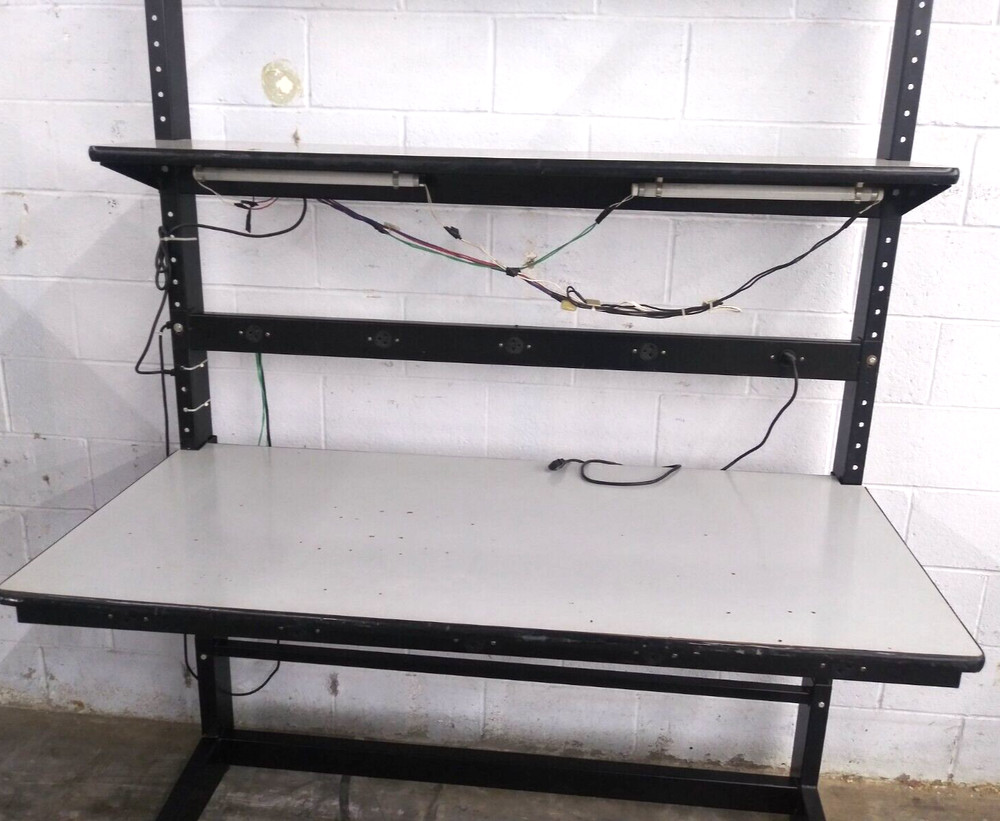 BLACK METAL WORK BENCH 2 X 32 W