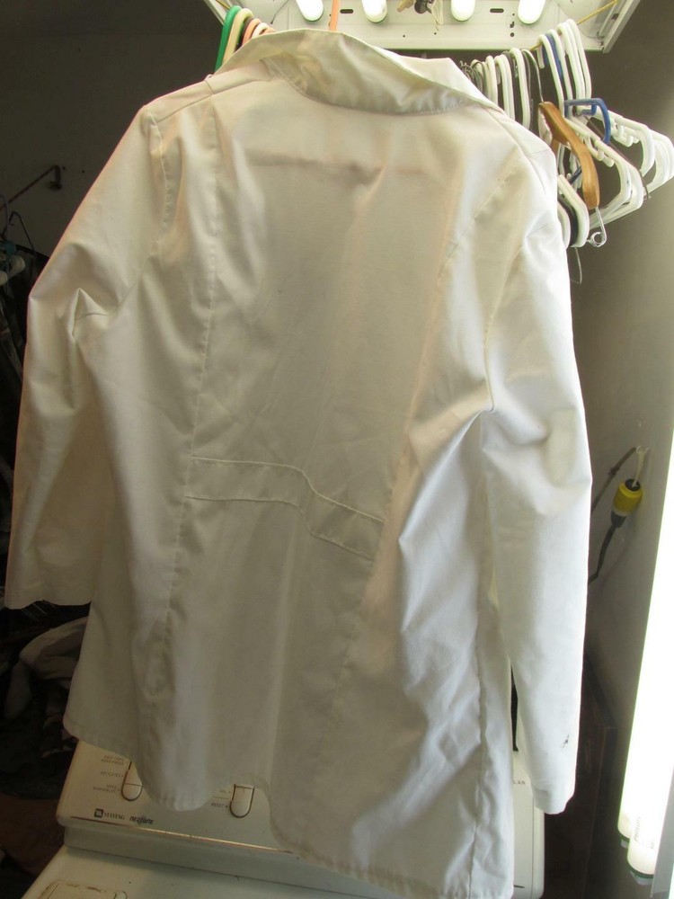 Wrangler XL Reg White Lab Coat Free Priority Mail Ship