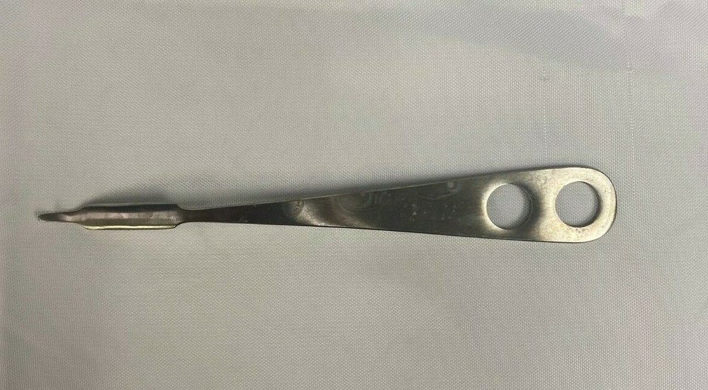 CynaMed 10mm Hohmann Rectractor Orthopedic Trauma