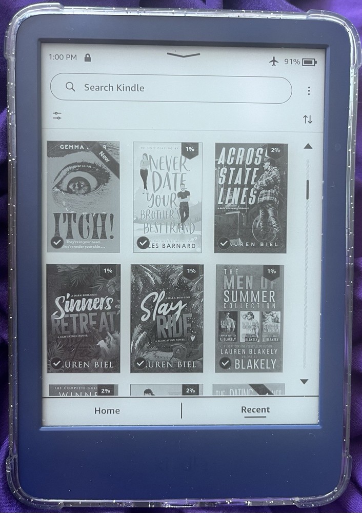 Amazon Kindle ereader Blue with books