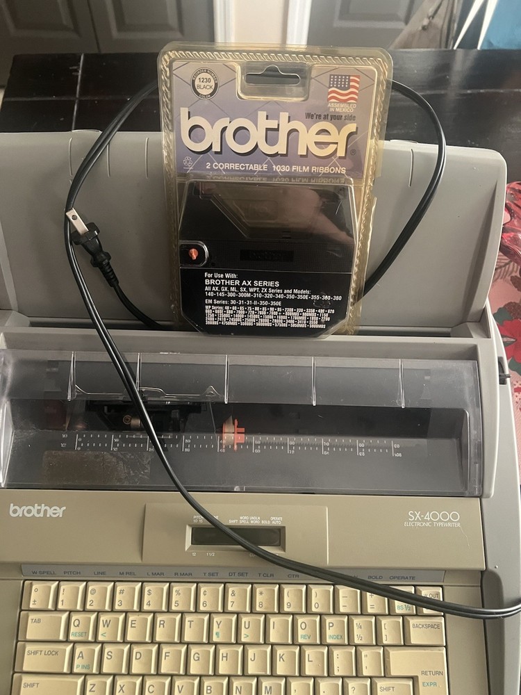 brother sx-4000 electronic typewriter What’s Two Extra Correctable tested worki