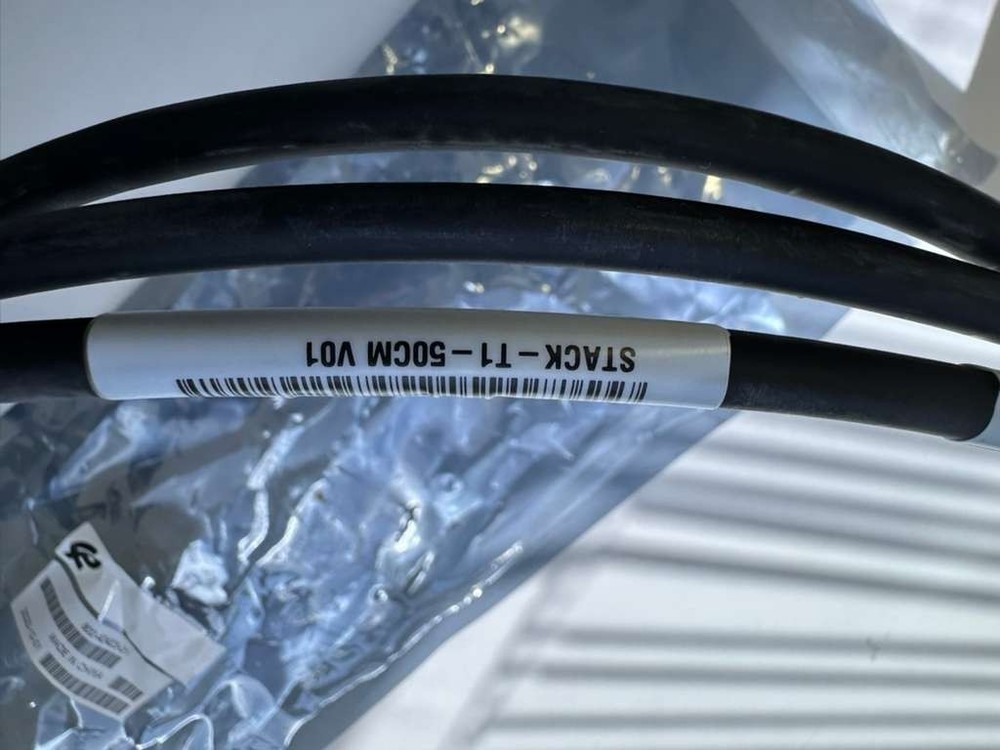 Cisco Stacking Cable STACK-T1-50CM V01