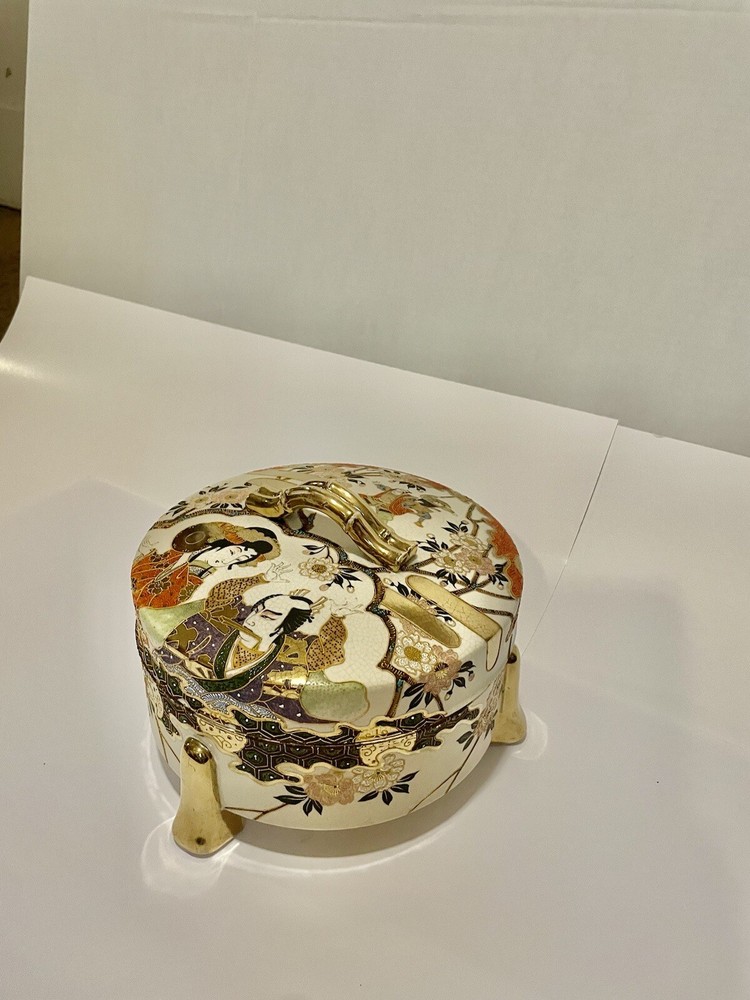 Antique Japanese Satsuma Box