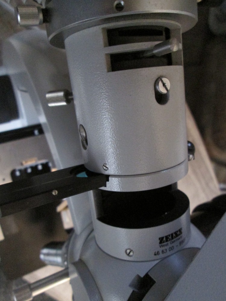 ZEISS 872 E Microscope .. Excellent condition .. Ready to go to work