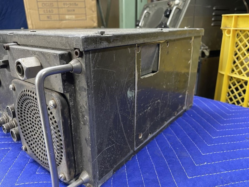 RECEIVER TRANSMITTER RADIO RT-524 RT-524A/VRC #29