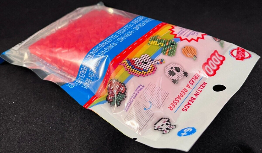 Fuse Beads - 1000 Meltin' Beads - 5mm - Red - Includes Interlocking Peg Board