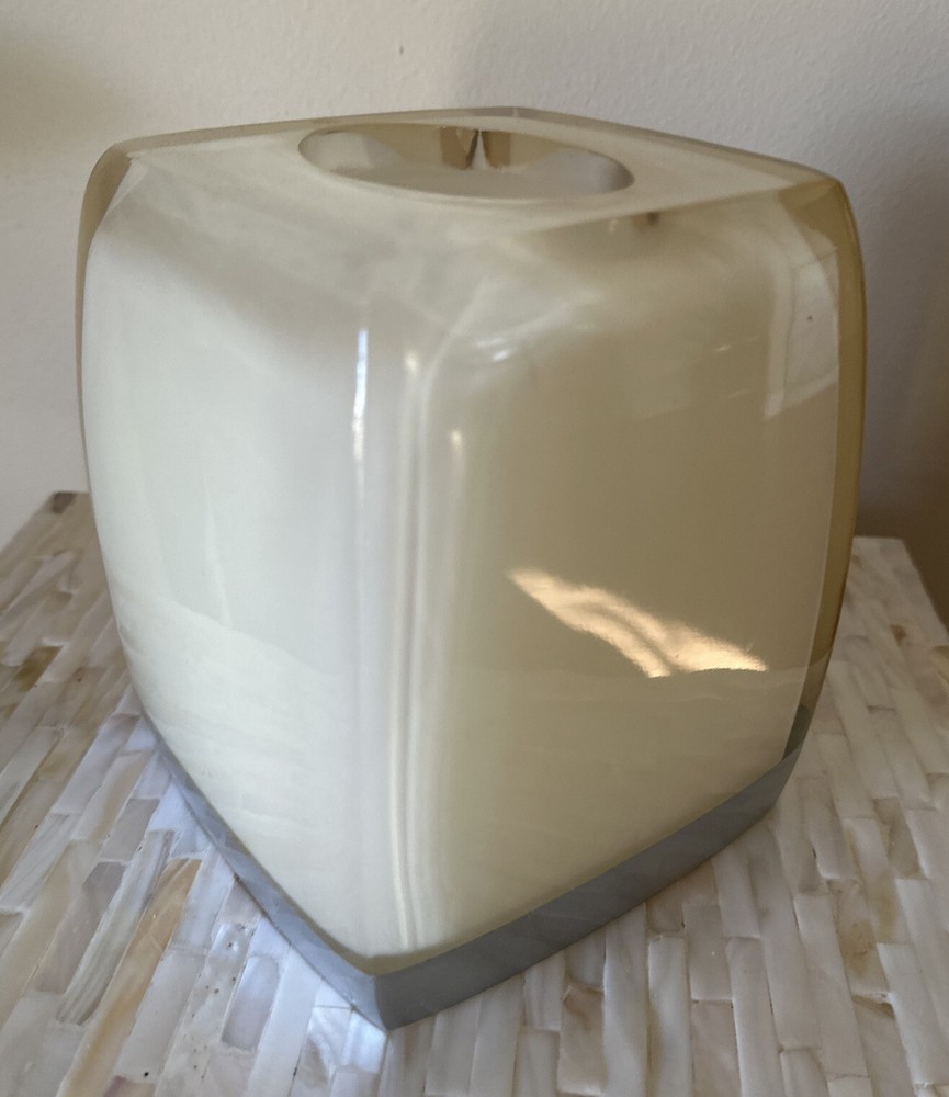 Wamsutta Lucite Acrylic Tissue Box Holder
