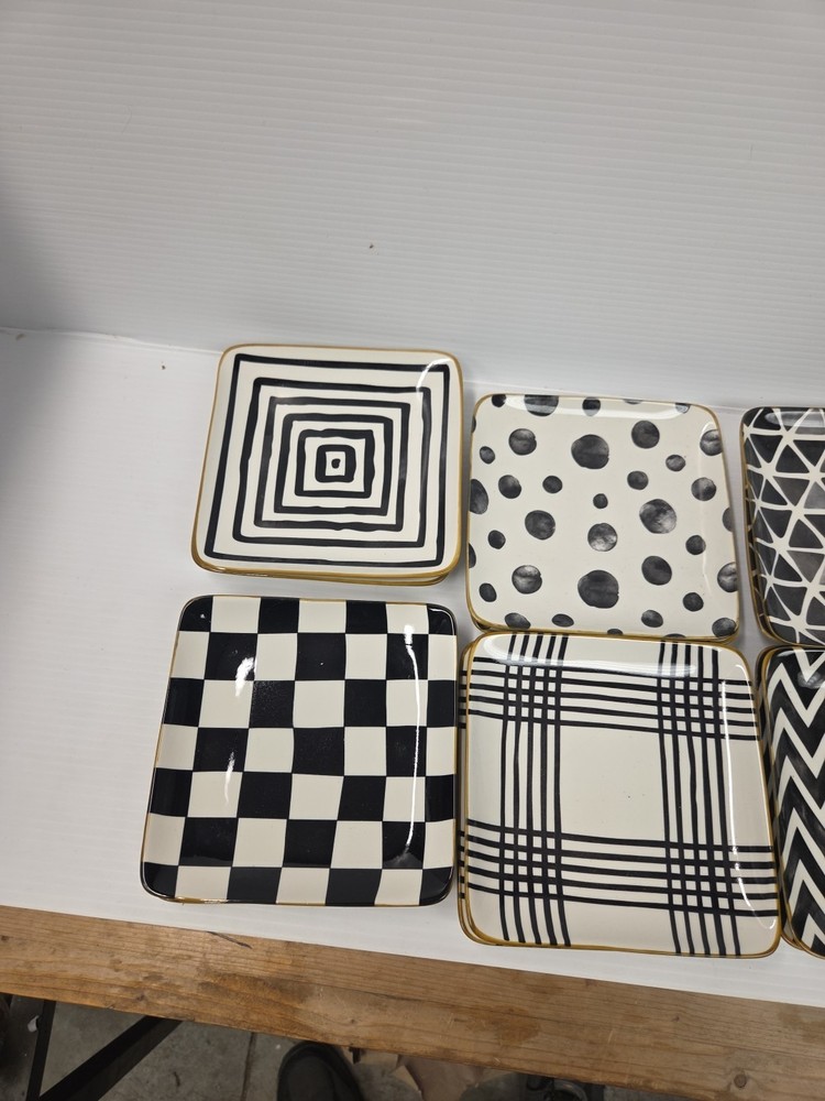 7"-Over and back Appetizer Square Plates Set Of 6 Stack Black& White