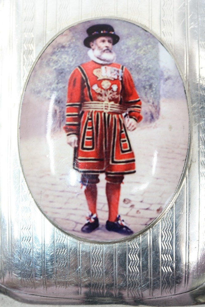 YEOMAN WARDER ANTIQUE SILVER CIGARETTE CASE 1902