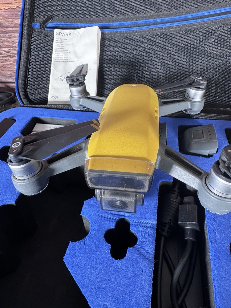 DJI Spark Yellow Fly More + 4 Batteries + Accessories + NICE!