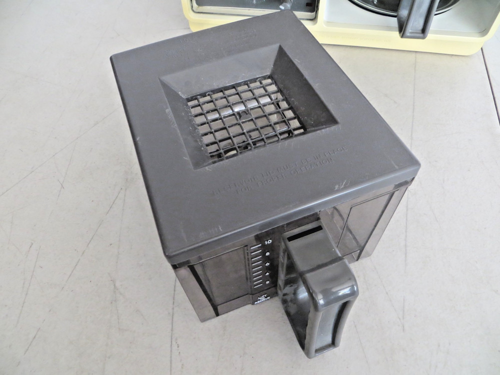 Black & Decker Spacemaker 10 Cup Drip Coffee Maker SDC2AG Tested Working *READ*