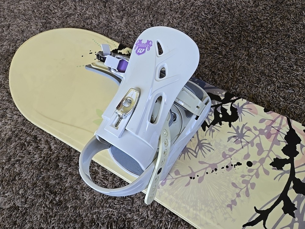 MORROW WILDFLOWER 53 SNOWBOARD WITH BINDINGS