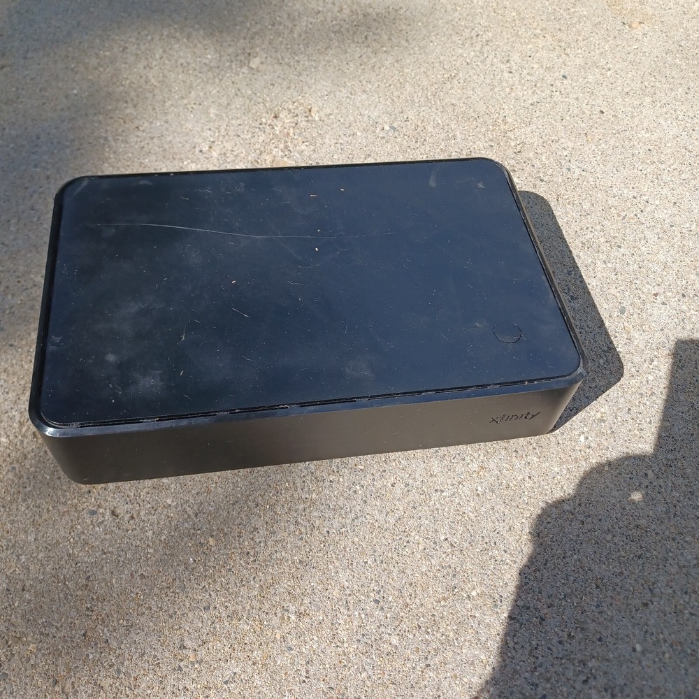 Comcast XFinity XG2v2-P Cable Box