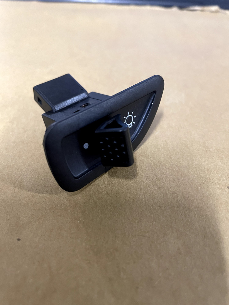 Keeway Target 125 Headlight Switch 91100H290000 (Box 97)