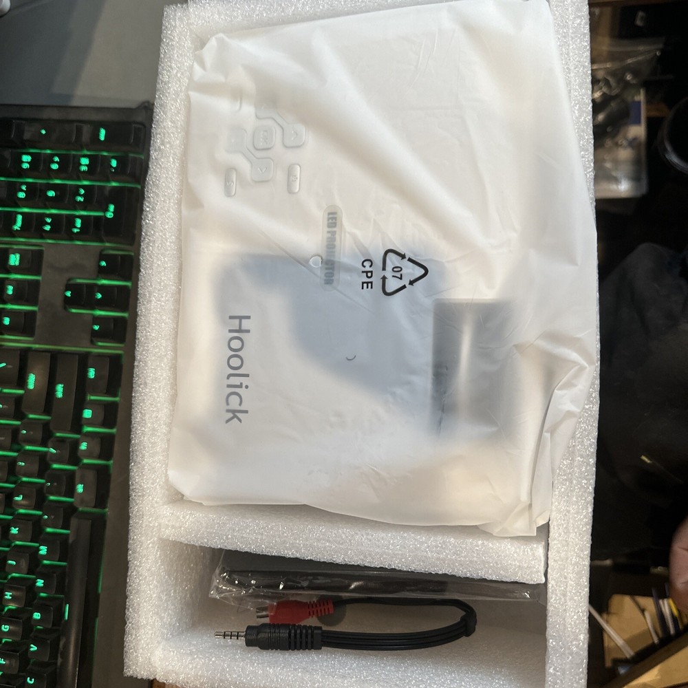 LED Source Portable LED Projector Standard White NEW