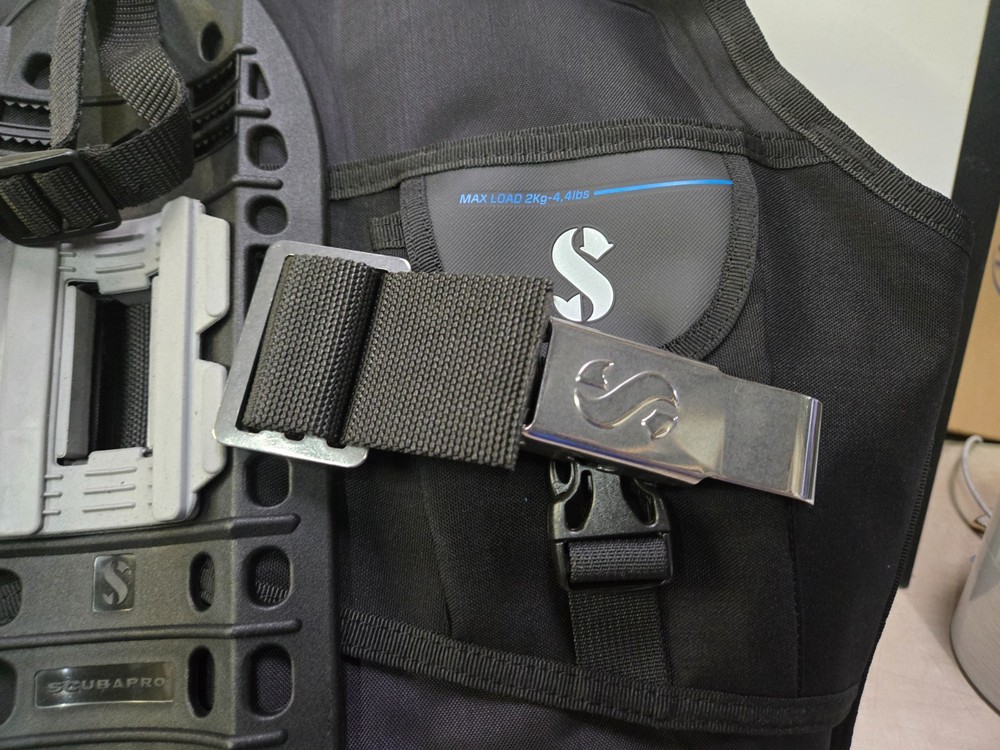 SCUBAPRO Level Weight Integrated System Medium WAS NEVER USED