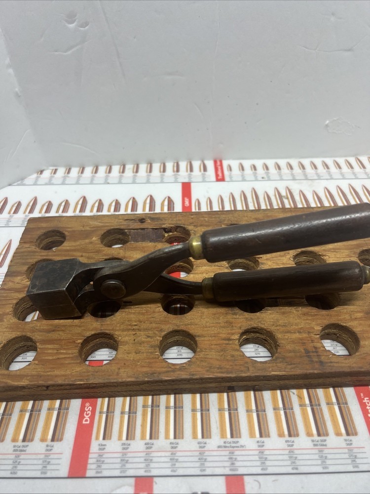 VINTAGE WINCHESTER 32 WCF SINGLE BULLET MOLD RELOADING