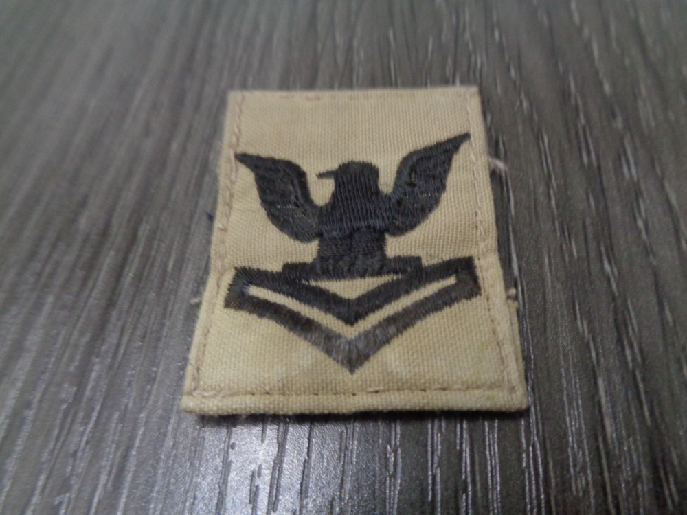 DESERT TAN  USN SEABEE E5 PETTY OFFICER 2ND CLASS CAP DEVICE PATCH  USED