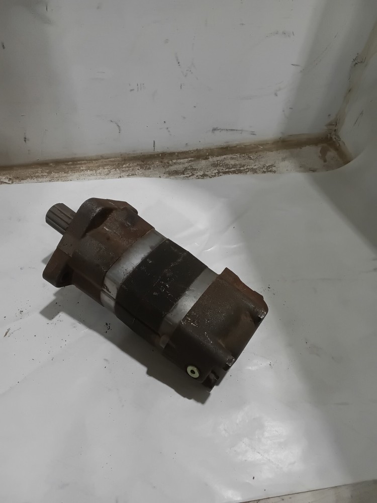 CHAR LYNN Motor 1041870 006 (WP29)