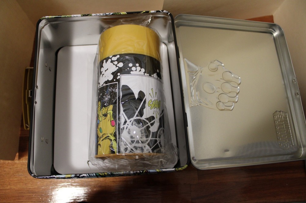 Surreal Entertainment Tin Titans Marvel The Infinity Gauntlet Lunch Box & Cup