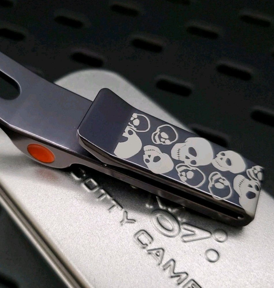 SCOTTY CAMERON 2013 HALLOWEEN SKULLS PIVOT TOOL