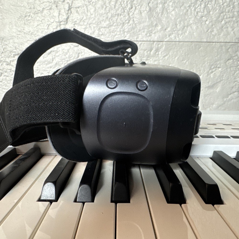 Samsung SMR324 Gear VR with Controller - Black