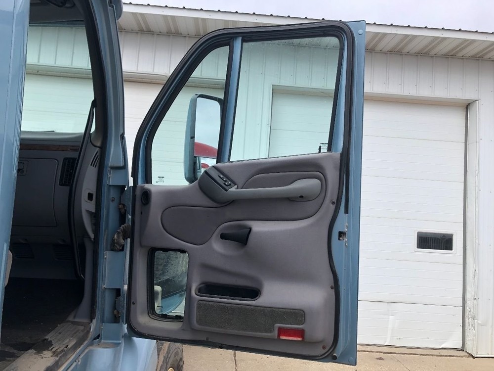 2000-2011 Peterbilt 387 Blue Right/Passenger Door - Used
