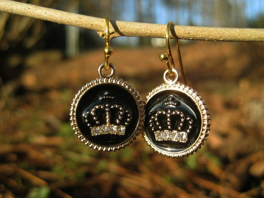 CROWN OF WEALTH EARRINGS BLACK enamel dangling crowns