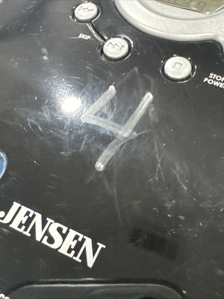 Jensen CD-60C Portable CD Player Silver Black Fully Functional Walkman 2009