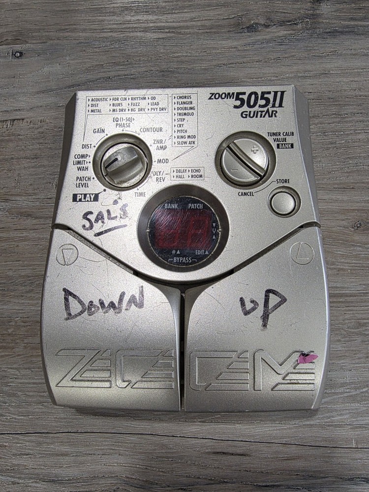 Zoom 505II Guitar Multi Effects Processor Pedal Works Great